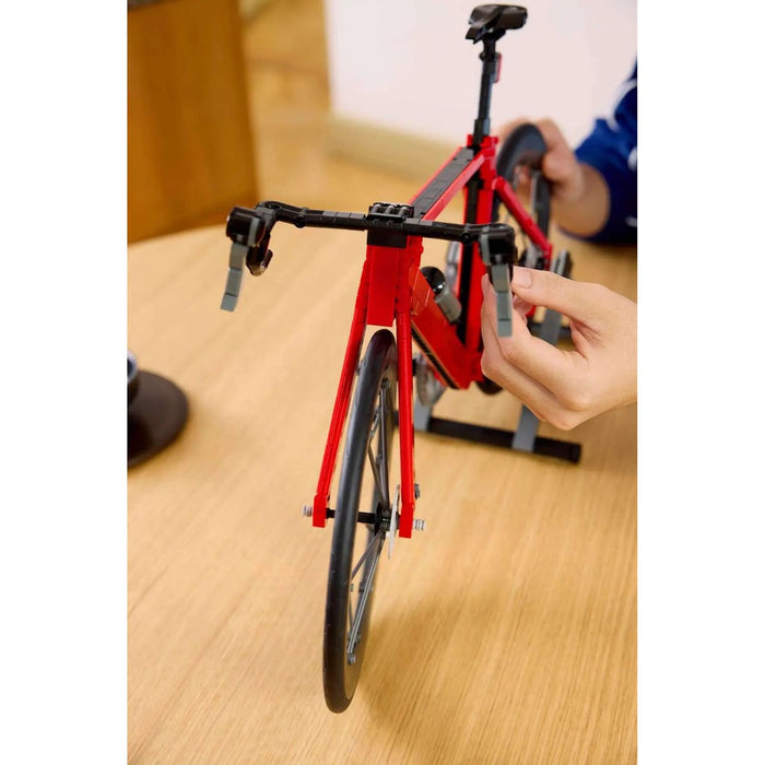 LEGO Bici Da Corsa - 11380, Kit Modellismo Per Adulti Con Pneumatici, Deragliatore E Supporto, Regalo Per Fan Di Ciclismo