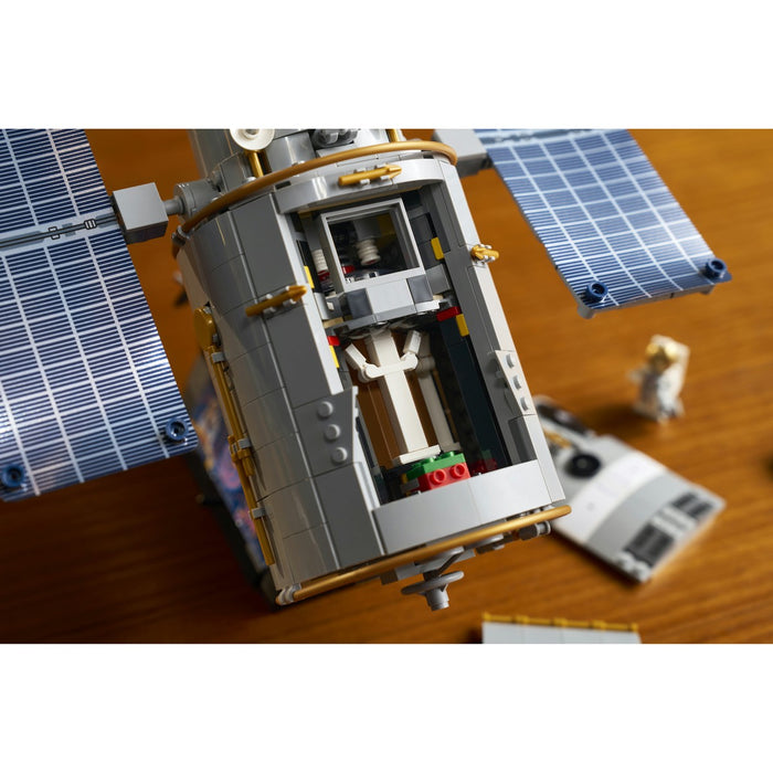 LEGO Telescopio Spaziale Hubble