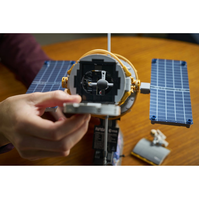 LEGO Telescopio Spaziale Hubble