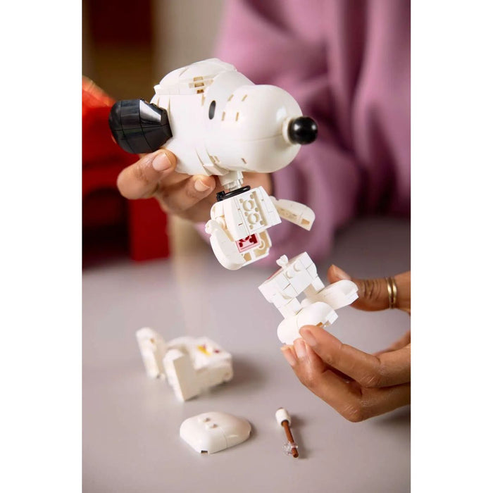 LEGO Peanuts: La Cuccia Di Snoopy - 21368, Kit Modellismo Da Esposizione Per Adulti Con Personaggi Di Snoopy E Woodstock