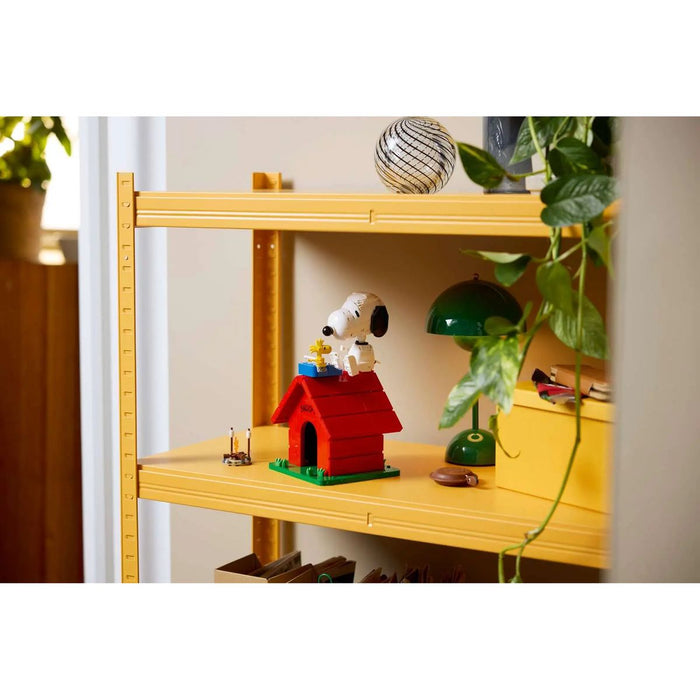 LEGO Peanuts: La Cuccia Di Snoopy - 21368, Kit Modellismo Da Esposizione Per Adulti Con Personaggi Di Snoopy E Woodstock