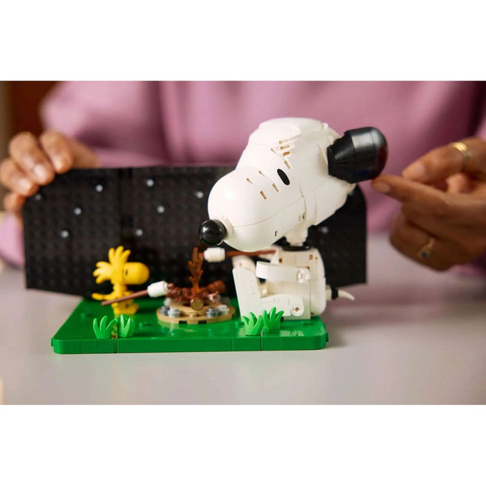 LEGO Peanuts: La Cuccia Di Snoopy - 21368, Kit Modellismo Da Esposizione Per Adulti Con Personaggi Di Snoopy E Woodstock