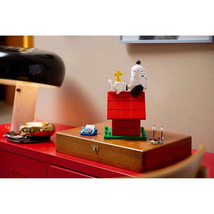 LEGO Peanuts: La Cuccia Di Snoopy - 21368, Kit Modellismo Da Esposizione Per Adulti Con Personaggi Di Snoopy E Woodstock