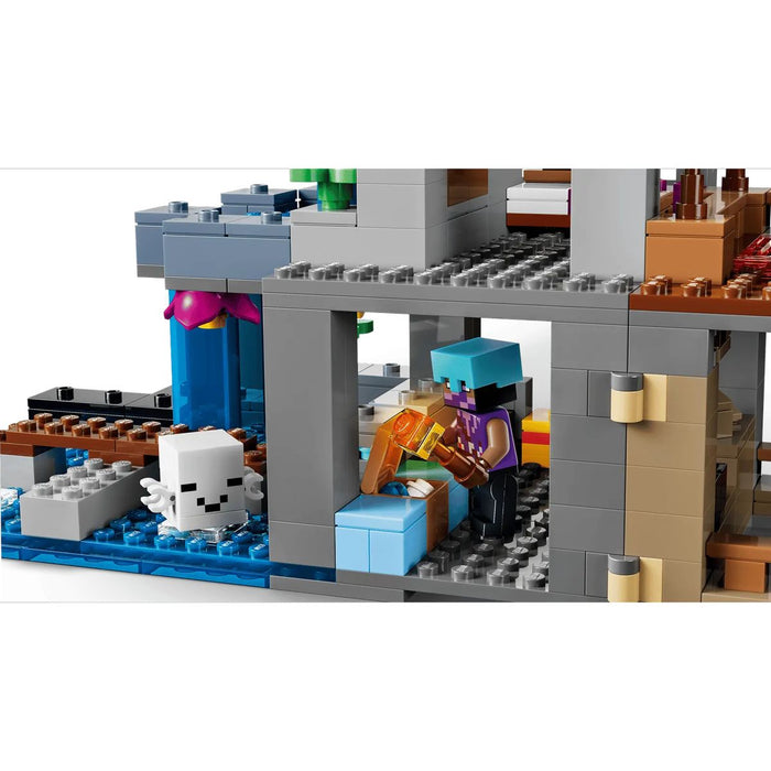 LEGO Stazione Di Ghast - 21597, Giocattolo Con 8 Personaggi E Accessori, Regalo Per Gamer E Bambini Da 9 Anni In Su