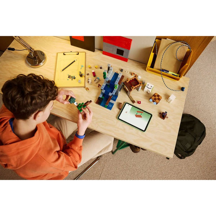 LEGO Stazione Di Ghast - 21597, Giocattolo Con 8 Personaggi E Accessori, Regalo Per Gamer E Bambini Da 9 Anni In Su