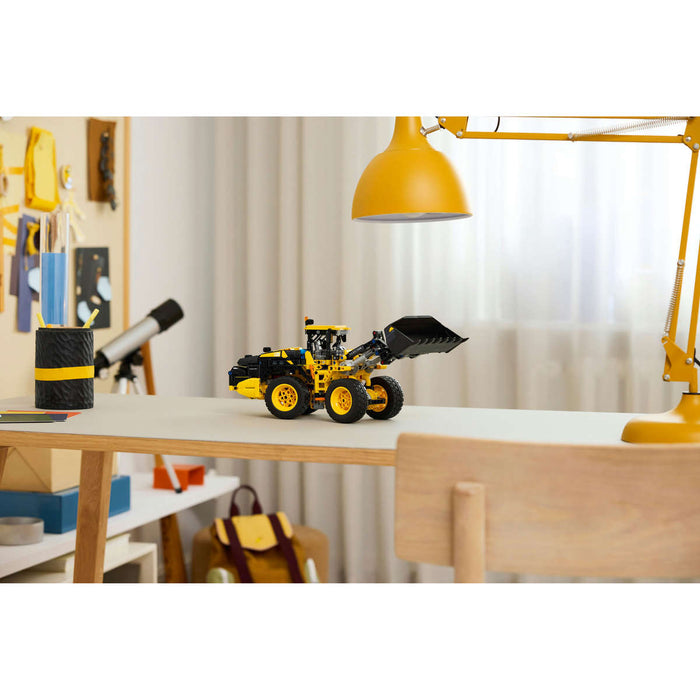 LEGO Pala Gommata Volvo L120 Electric - 42209