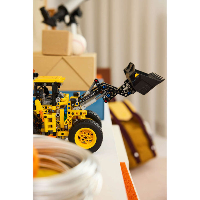 LEGO Pala Gommata Volvo L120 Electric - 42209