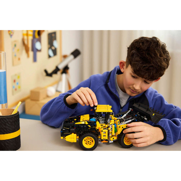 LEGO Pala Gommata Volvo L120 Electric - 42209