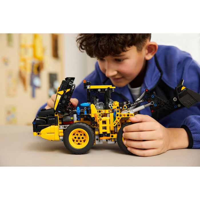 LEGO Pala Gommata Volvo L120 Electric - 42209
