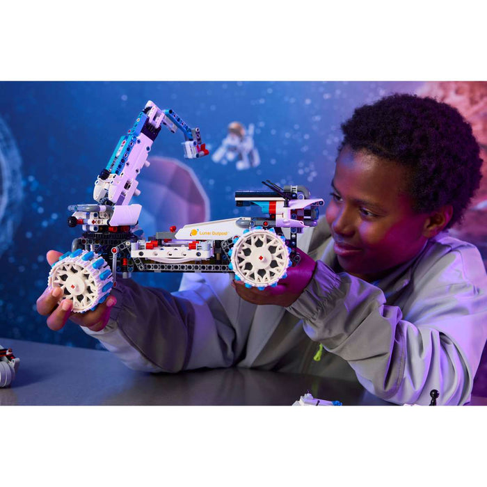 LEGO Veicolo Spaziale Rover Lunare Lunar Outpost® - 42211