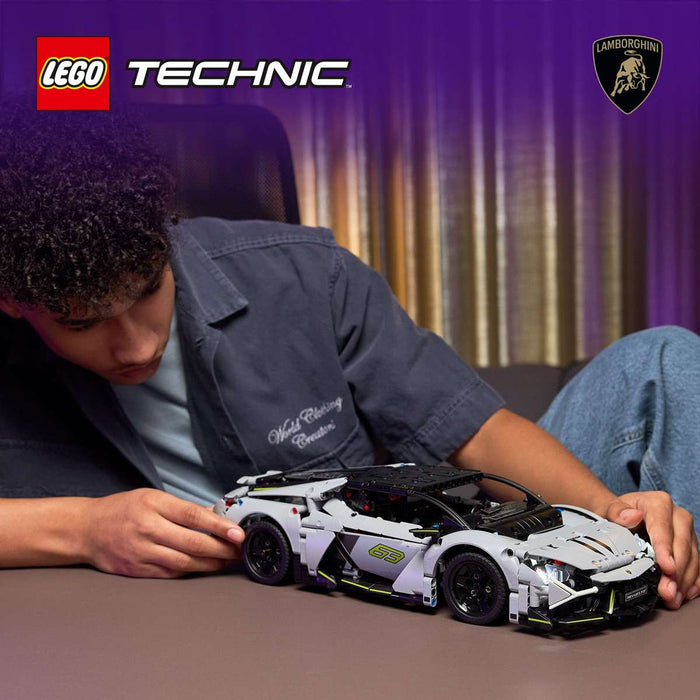 LEGO Super Sports Car Lamborghini Revuelto - 42214