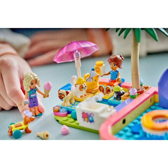 LEGO Divertente Giornata Al Parco Acquatico - 42676, Giocattolo Con Scivolo, 2 Mini Bamboline E 4 Animali, Regalo Da 6+