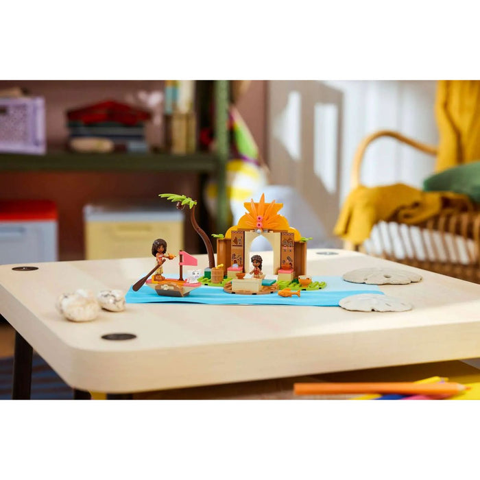 LEGO Casa Del Villaggio E Barca Giocattolo - 43282, Gioco Didattico Con 2 Mini Bamboline E Pua, Regalo Da 4+