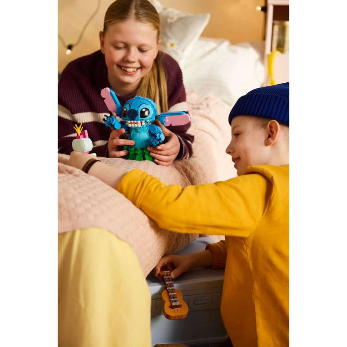 LEGO Stitch E Scrump - 43296, 2 Action Figure Giocattolo Con Accessori, Decorazione Cameretta, Regalo Per Bambini 9+