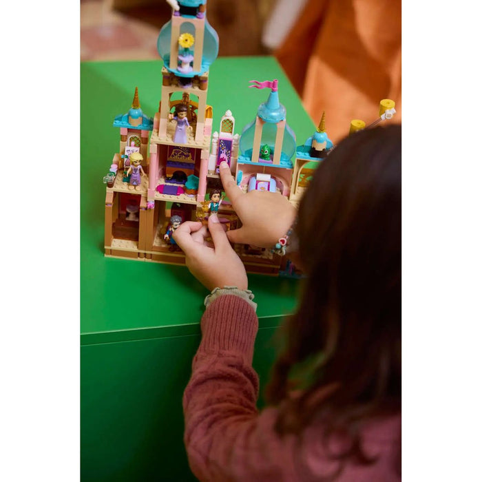 LEGO Il Castello Di Rapunzel - 43297, Giocattolo Con 4 Mini Bamboline E Figura Di Pascal, Regalo Bambine 6+