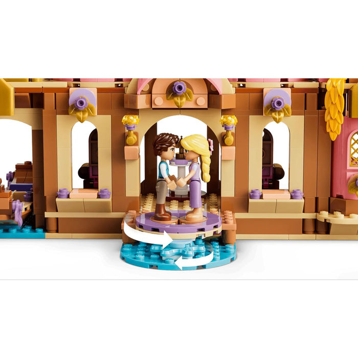 LEGO Il Castello Di Rapunzel - 43297, Giocattolo Con 4 Mini Bamboline E Figura Di Pascal, Regalo Bambine 6+