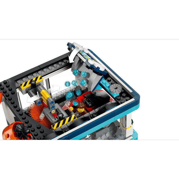 LEGO Autolavaggio Drive-In Giocattolo Con 2 Modellini Di Auto - 60497, Funzione Di Lavaggio E 4 Minifigure, Regalo Da 6+