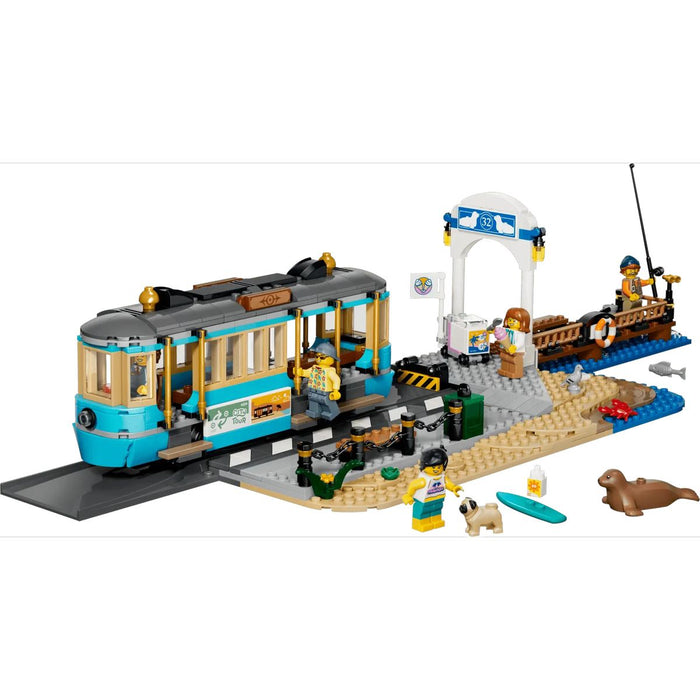 LEGO Tram Classico Della Spiaggia - 60506, Treno Giocattolo Con Binari E Scena Di Strada, Regalo Per Bambini Da 7+