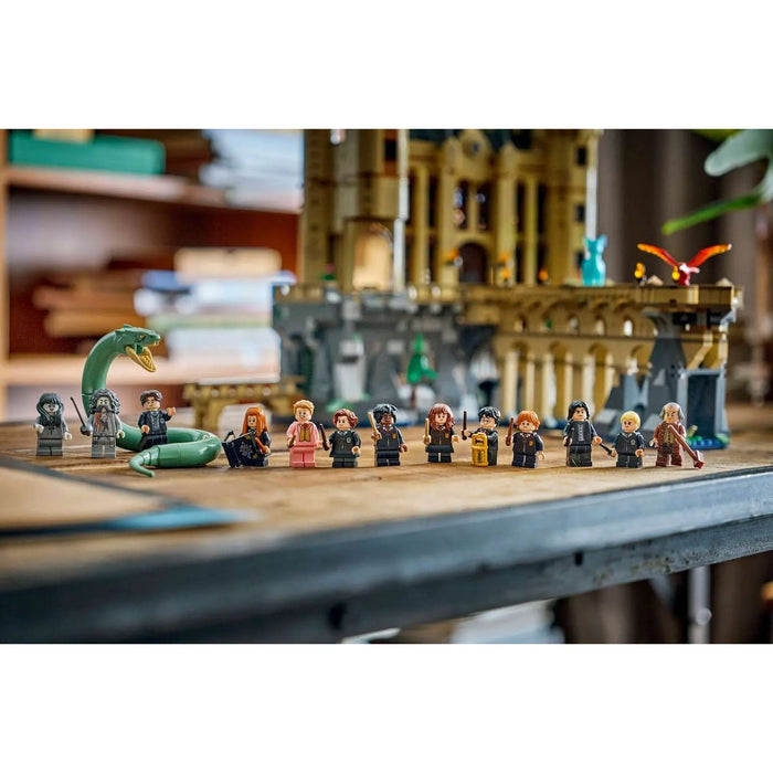 LEGO Castello Di Hogwarts: Ala Est - 76473, Giocattolo Con 13 Minifigure E Patronus Da Collezione, Regalo Da 10+