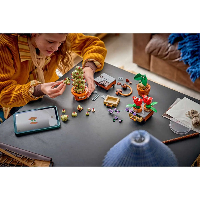 LEGO Piante Di Erbologia Di Hogwarts - 76474, Giocattolo Interattivo Con Piante Finte E Fiori In Vaso, Regalo 12+