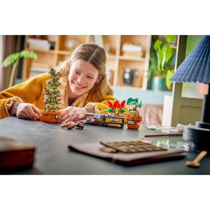 LEGO Piante Di Erbologia Di Hogwarts - 76474, Giocattolo Interattivo Con Piante Finte E Fiori In Vaso, Regalo 12+