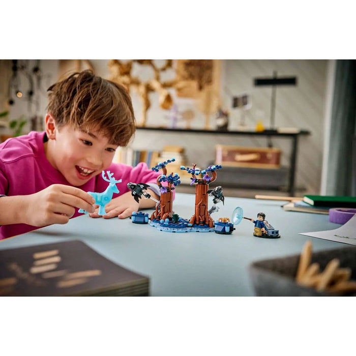 LEGO Foresta Proibita: Expecto Patronum - 76475, Giocattolo Con 2 Dissennatori, Cervo E 2 Minifigure, Regalo 7+