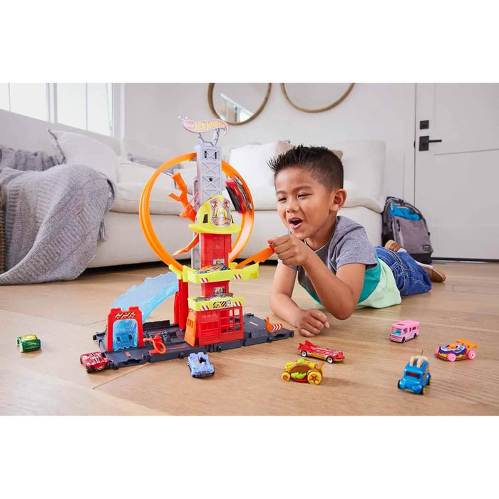 MATTEL Hot Wheels Caserma Dei Pompieri Con Super Loop - HKX41