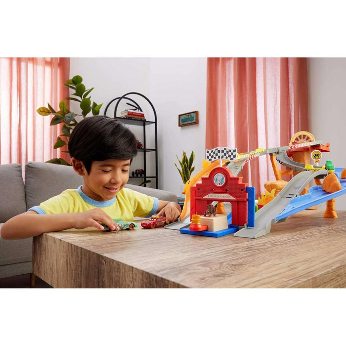 MATTEL Cars Circuito Soccorso Stradale - JFL57